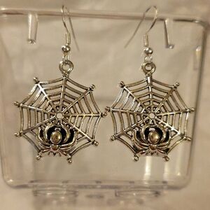 Spider Web   Earrings Halloween Favorite